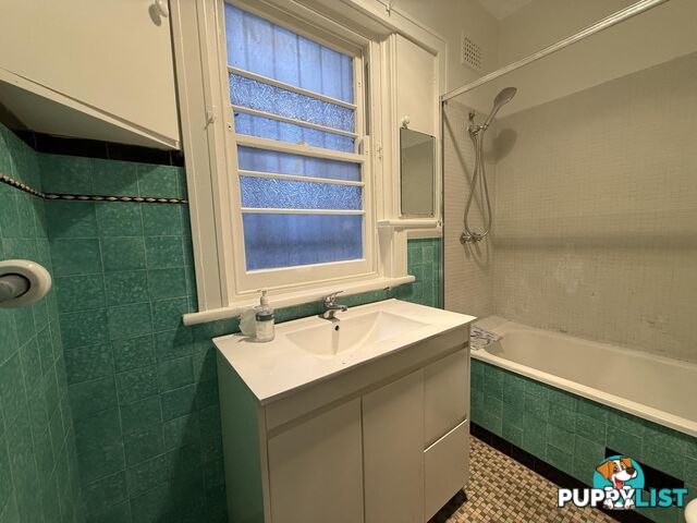 9 Nicholas Avenue CAMPSIE NSW 2194