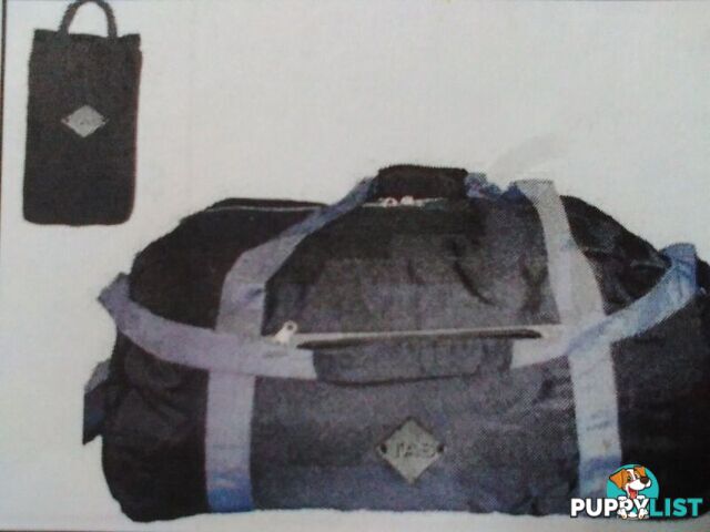 SPORTS / DUFFLE BAGS 30LT BLACK / GREEN / NAVY NEW!!