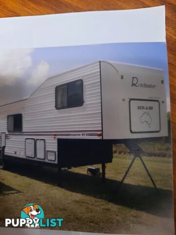 1986 Roadmaster RV32 Caravan