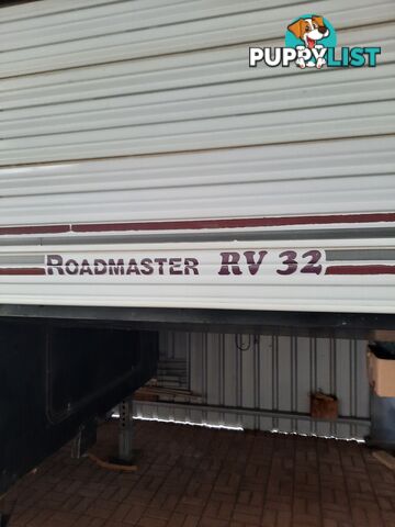 1986 Roadmaster RV32 Caravan