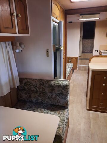 1986 Roadmaster RV32 Caravan