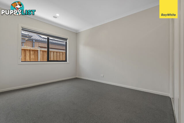 8 Shangrala Road THORNHILL PARK VIC 3335