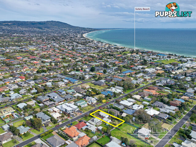 21 Davies Street Safety Beach VIC 3936