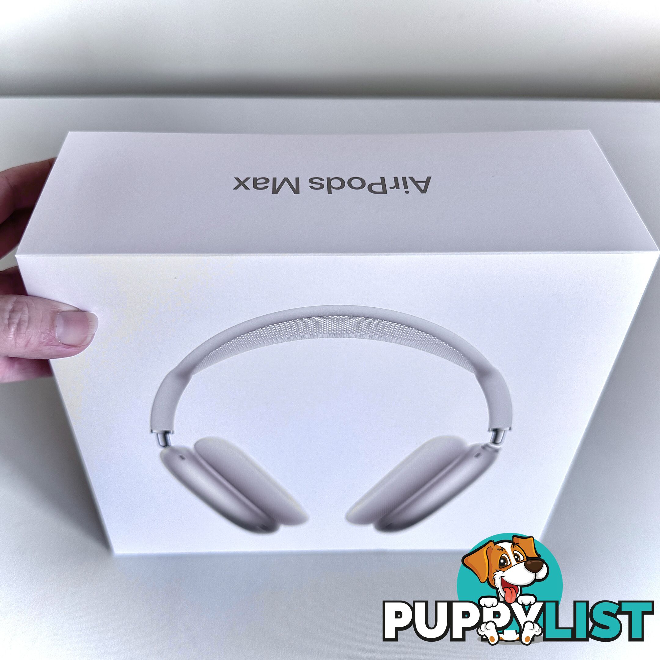 Brand-new Apple Airpods Max Starlight USB-C sealed in box headphones