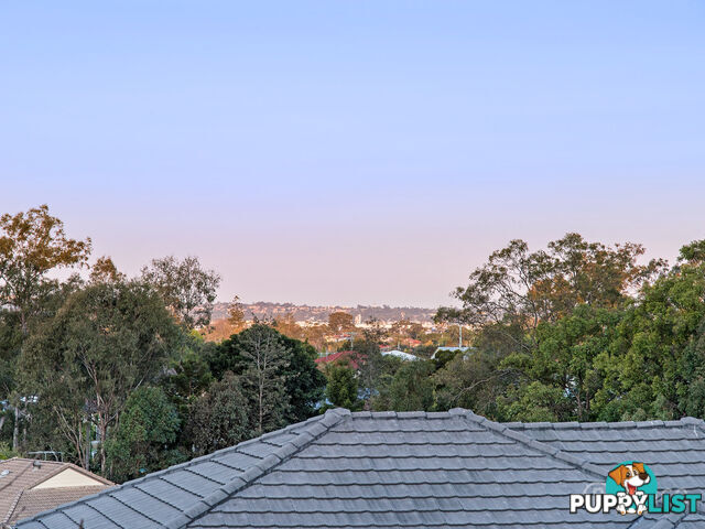 6 York Close Oxley QLD 4075