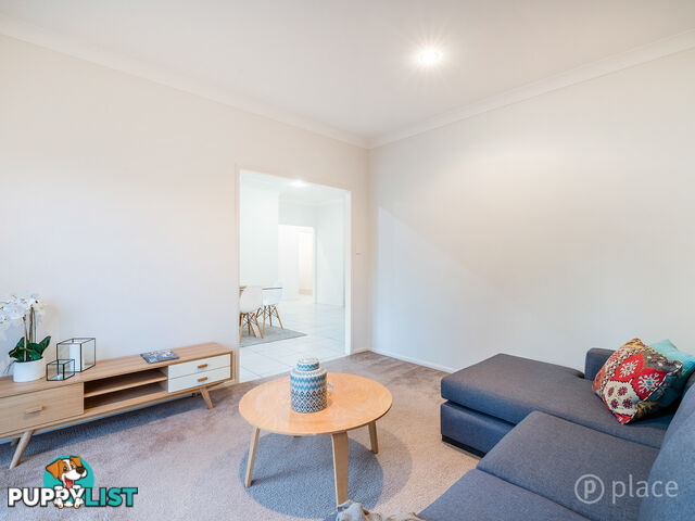 6 York Close Oxley QLD 4075