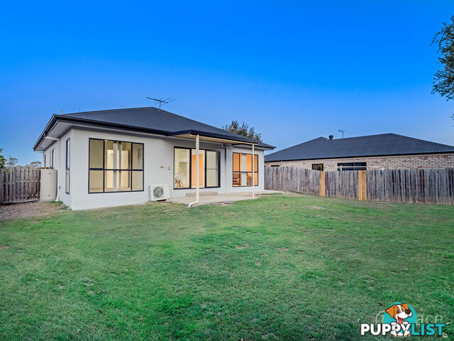 6 York Close Oxley QLD 4075