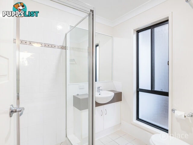 6 York Close Oxley QLD 4075