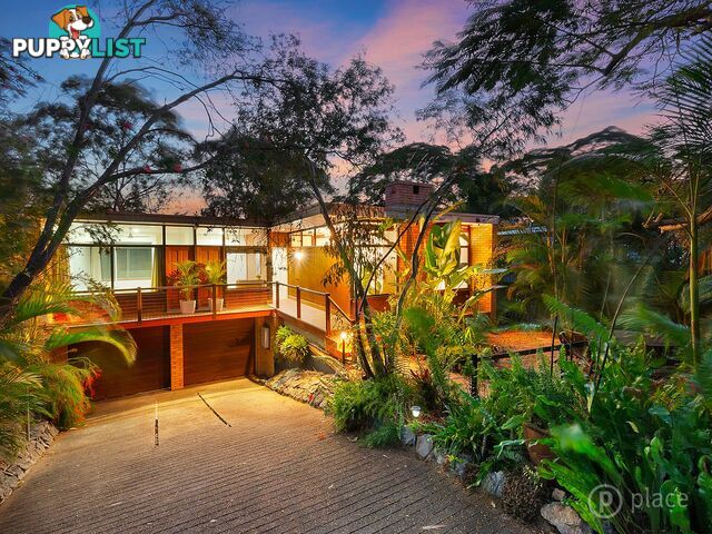 83 Ludlow Street Chapel Hill QLD 4069