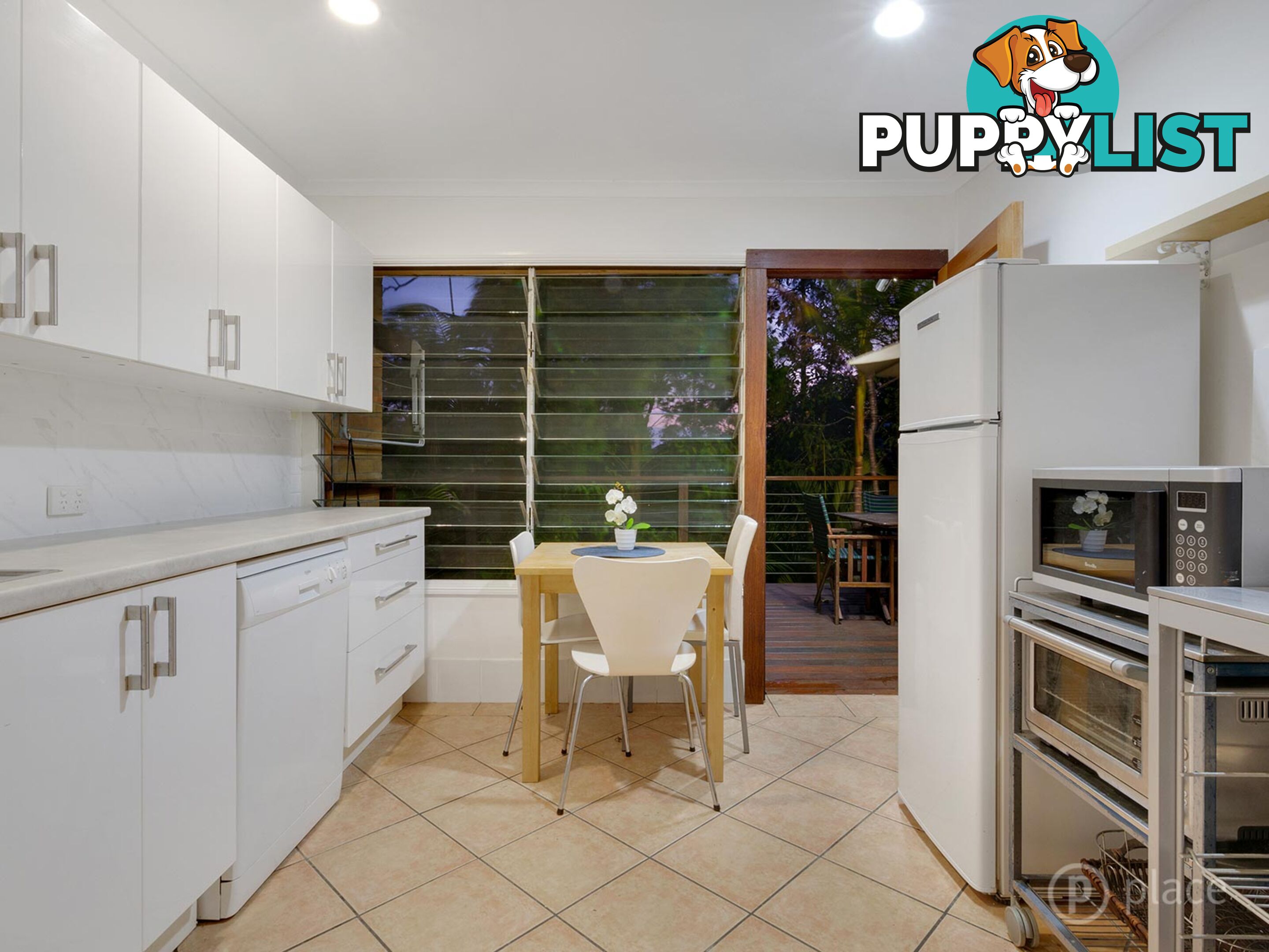 83 Ludlow Street Chapel Hill QLD 4069