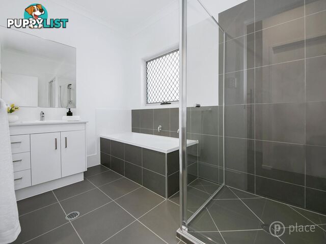 19 Irwin Tce Oxley QLD 4075