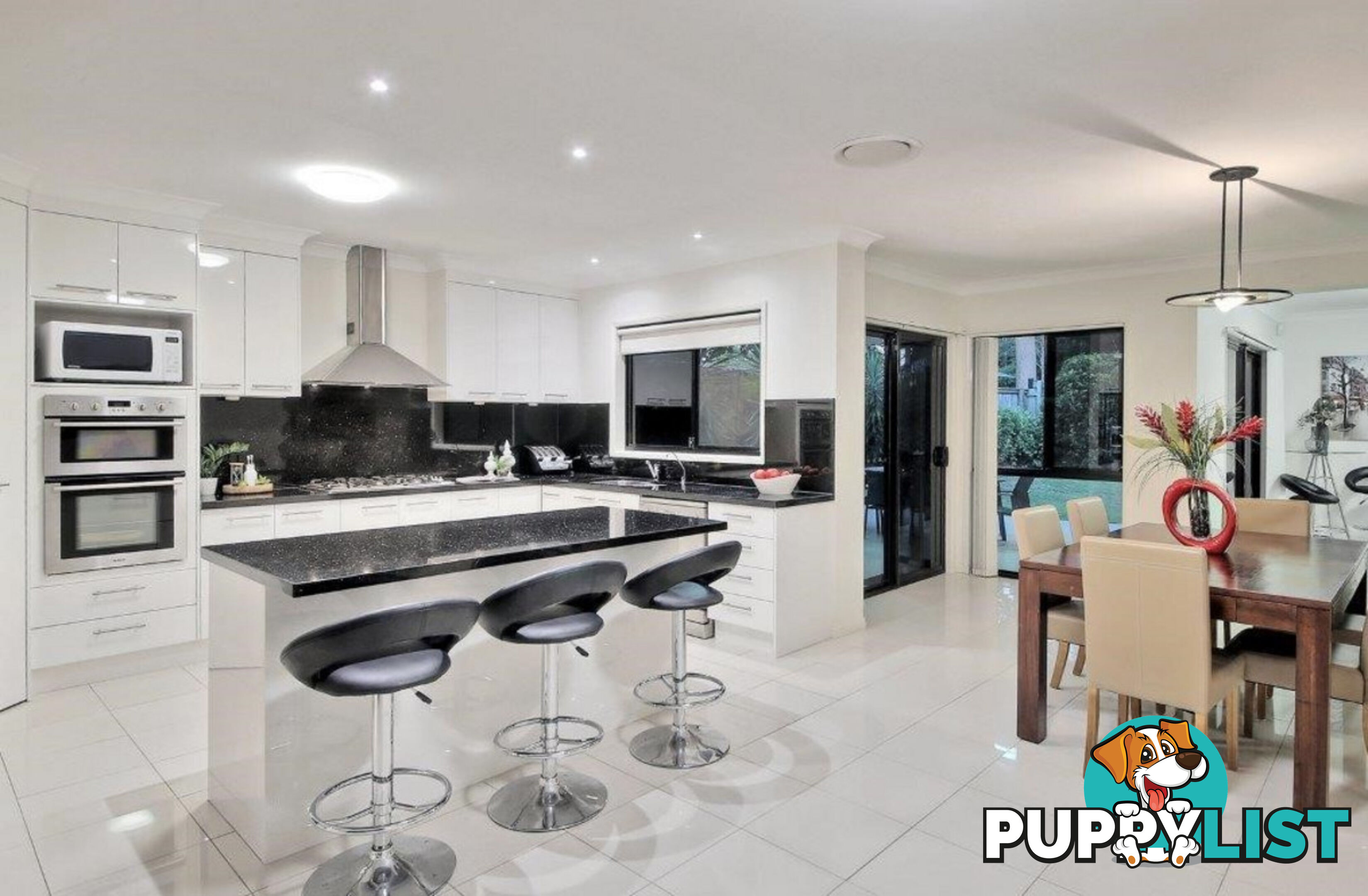 10 Azzure Street Eight Mile Plains QLD 4113