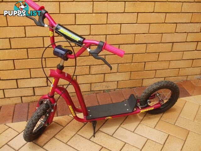 Torker Scooter 30cm Pneumatic Tyres