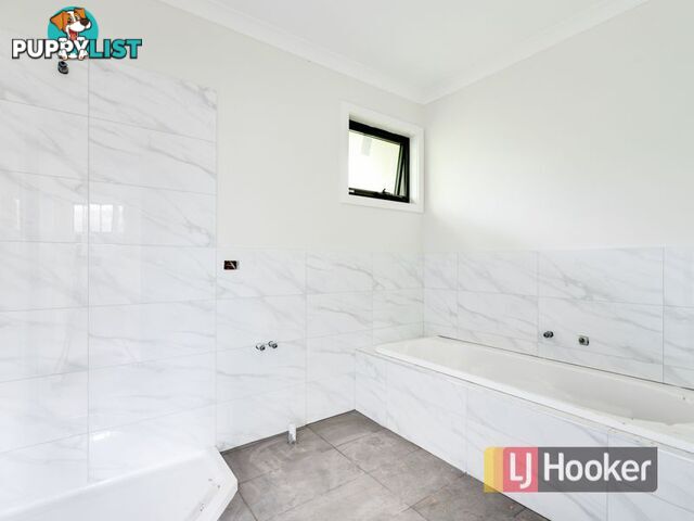 13/122-124 Kennington Park Drive ENDEAVOUR HILLS VIC 3802