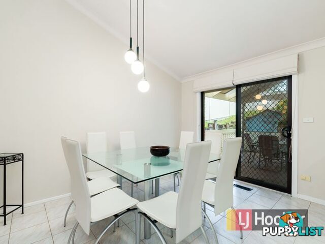 16 Lawson Way ENDEAVOUR HILLS VIC 3802