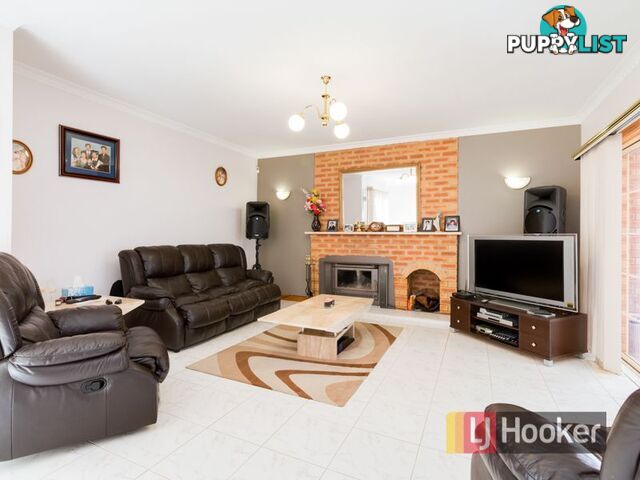 16 Barnsley Drive ENDEAVOUR HILLS VIC 3802