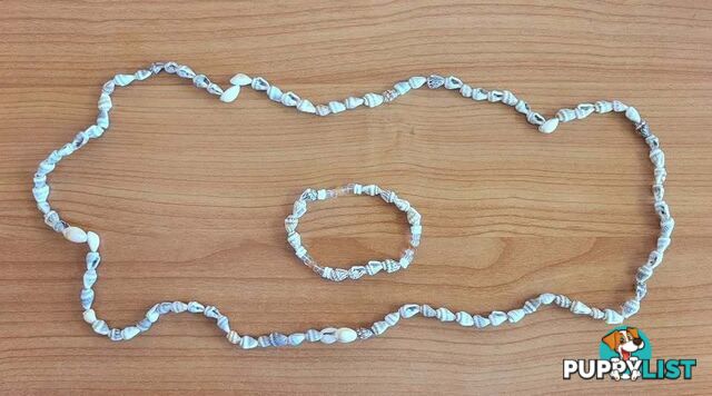 Shell Necklace & Bracelet Set - never worn