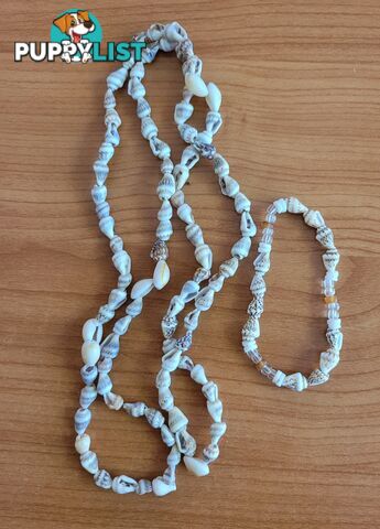 Shell Necklace & Bracelet Set - never worn