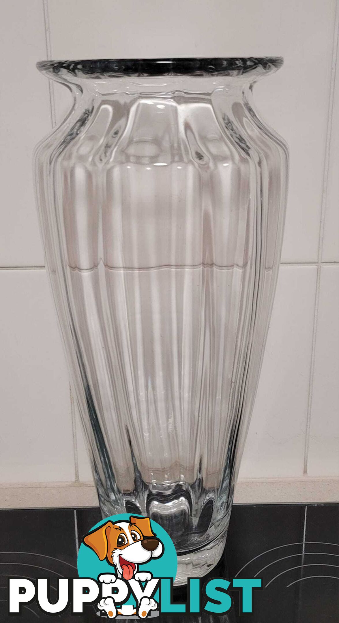 Gorgeous 35cm Fluted Glass Vase - like new - great gift idea