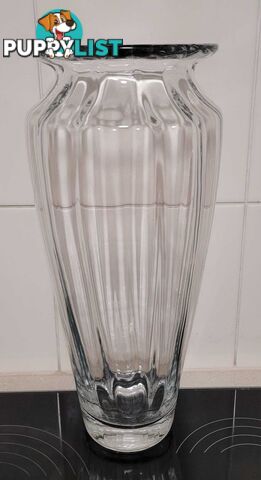 Gorgeous 35cm Fluted Glass Vase - like new - great gift idea