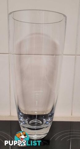 Stylish 28cm Glass Vase - like new - great gift idea