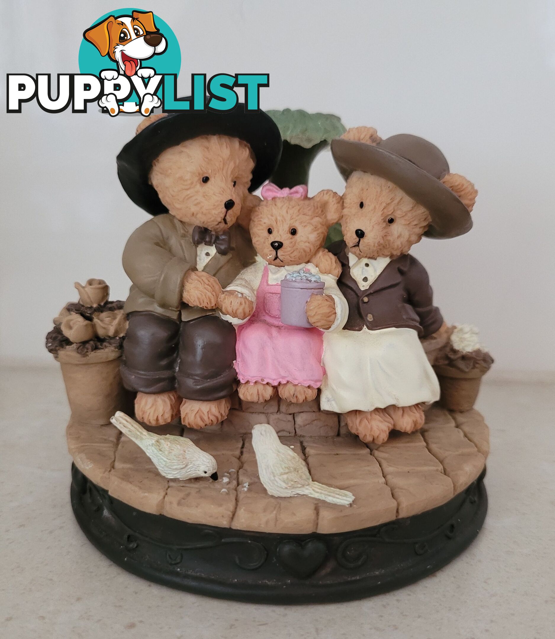 Vintage Avon Bear Figurine - never used