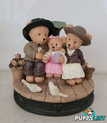 Vintage Avon Bear Figurine - never used
