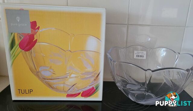 Glass Tulip Bowl - brand new - great gift idea