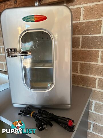 15L Thermoelectric Cooler & Warmer Mini Fridge