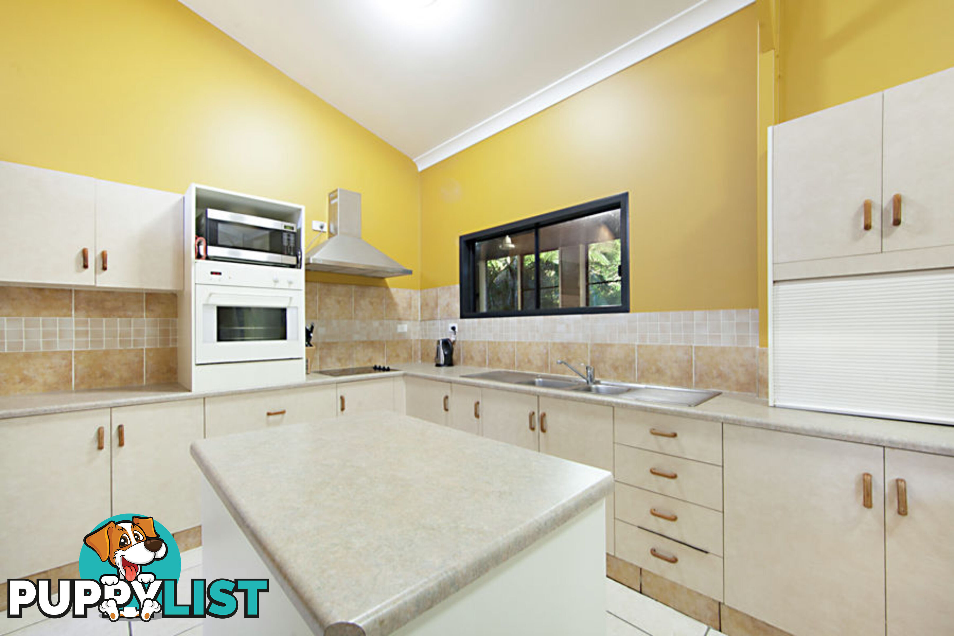 4 Lady Elliott Crt TOOMULLA QLD 4816