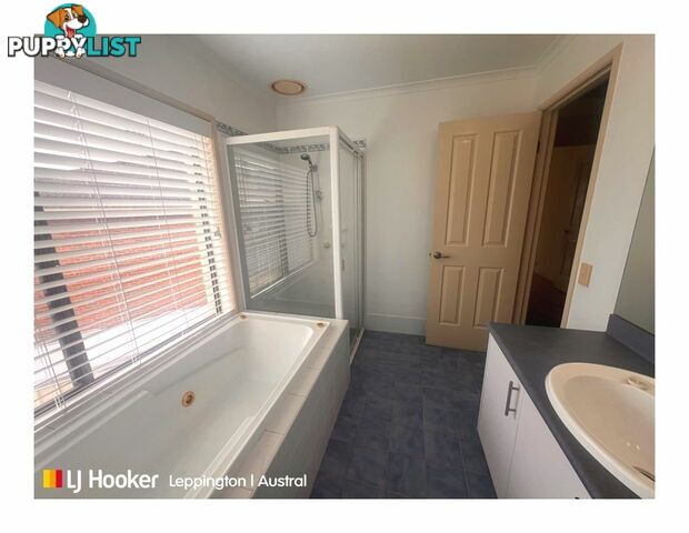 16 Gatto Place WEST HOXTON NSW 2171
