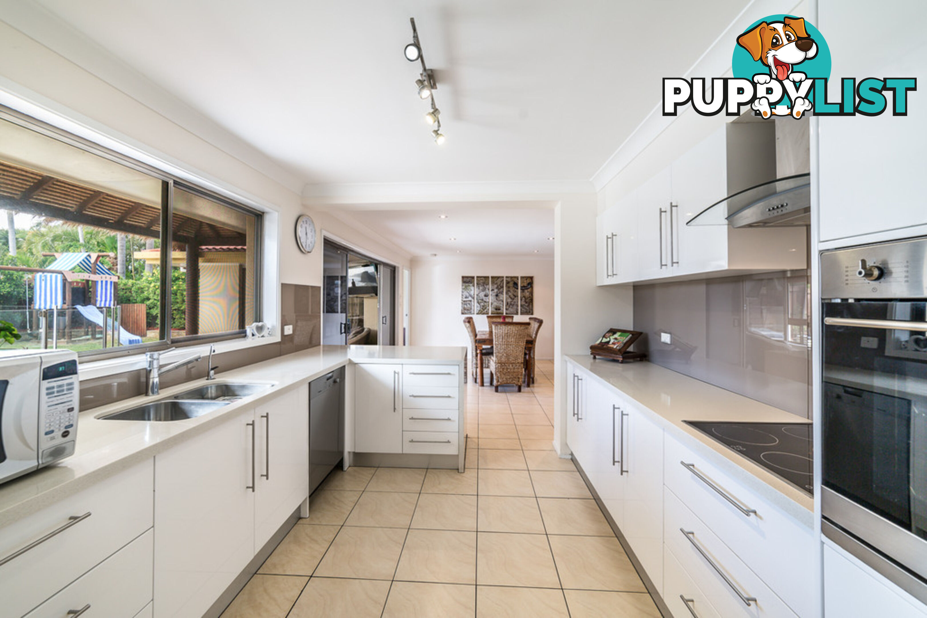 35 Forster Avenue SORRENTO QLD 4217