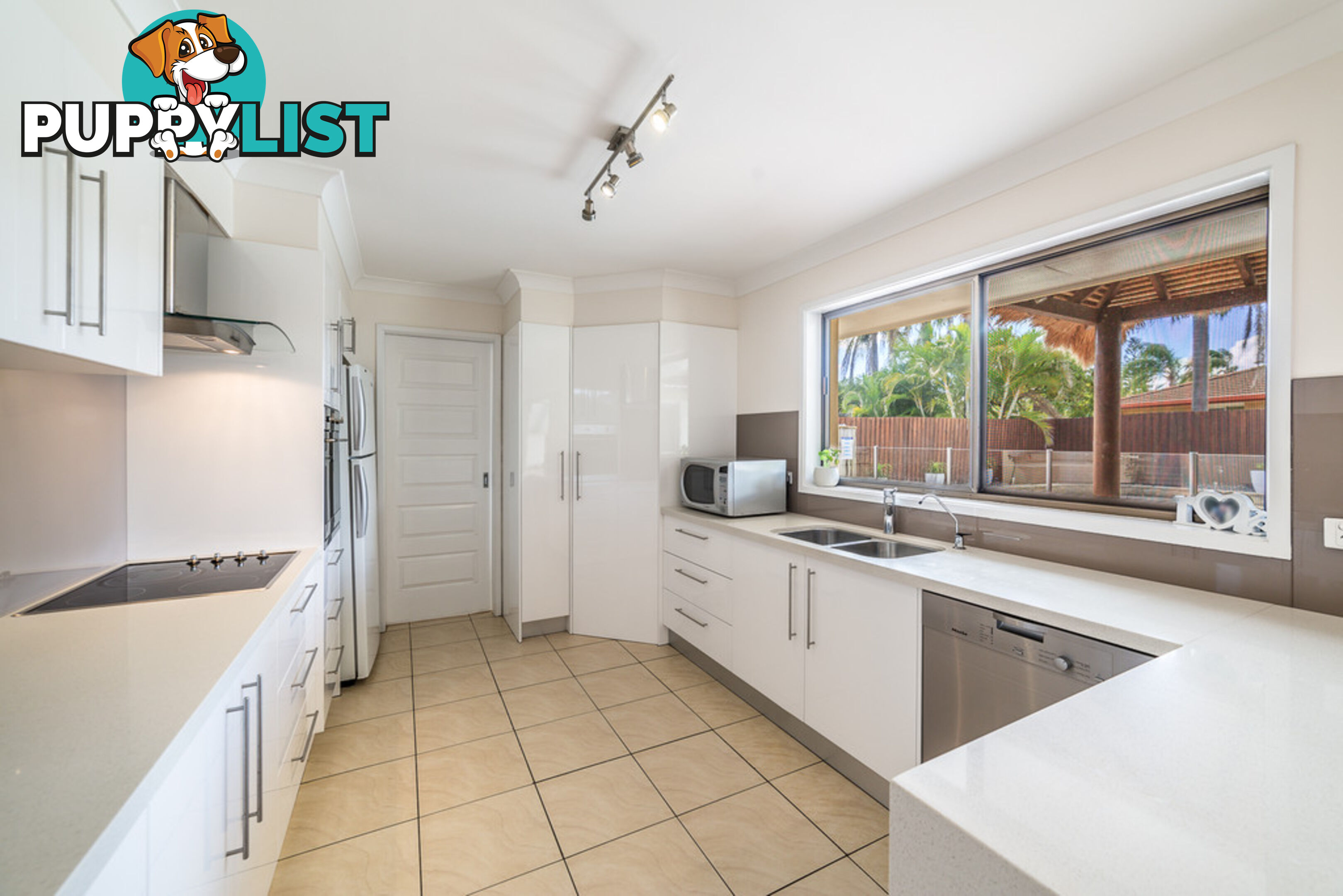 35 Forster Avenue SORRENTO QLD 4217