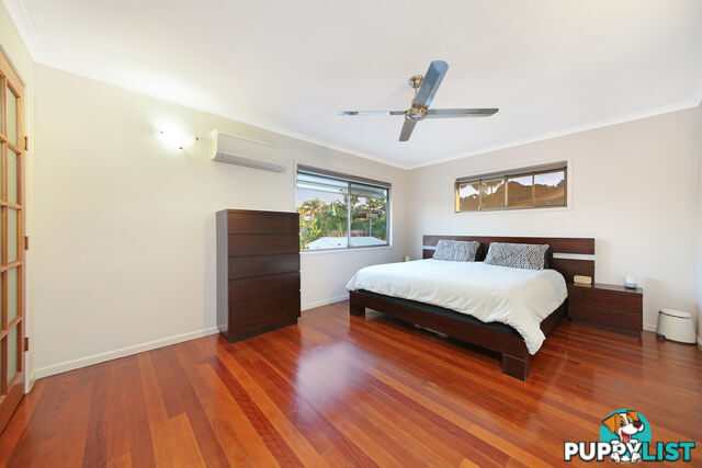 22 Saltash Street LABRADOR QLD 4215