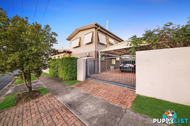 22 Saltash Street LABRADOR QLD 4215