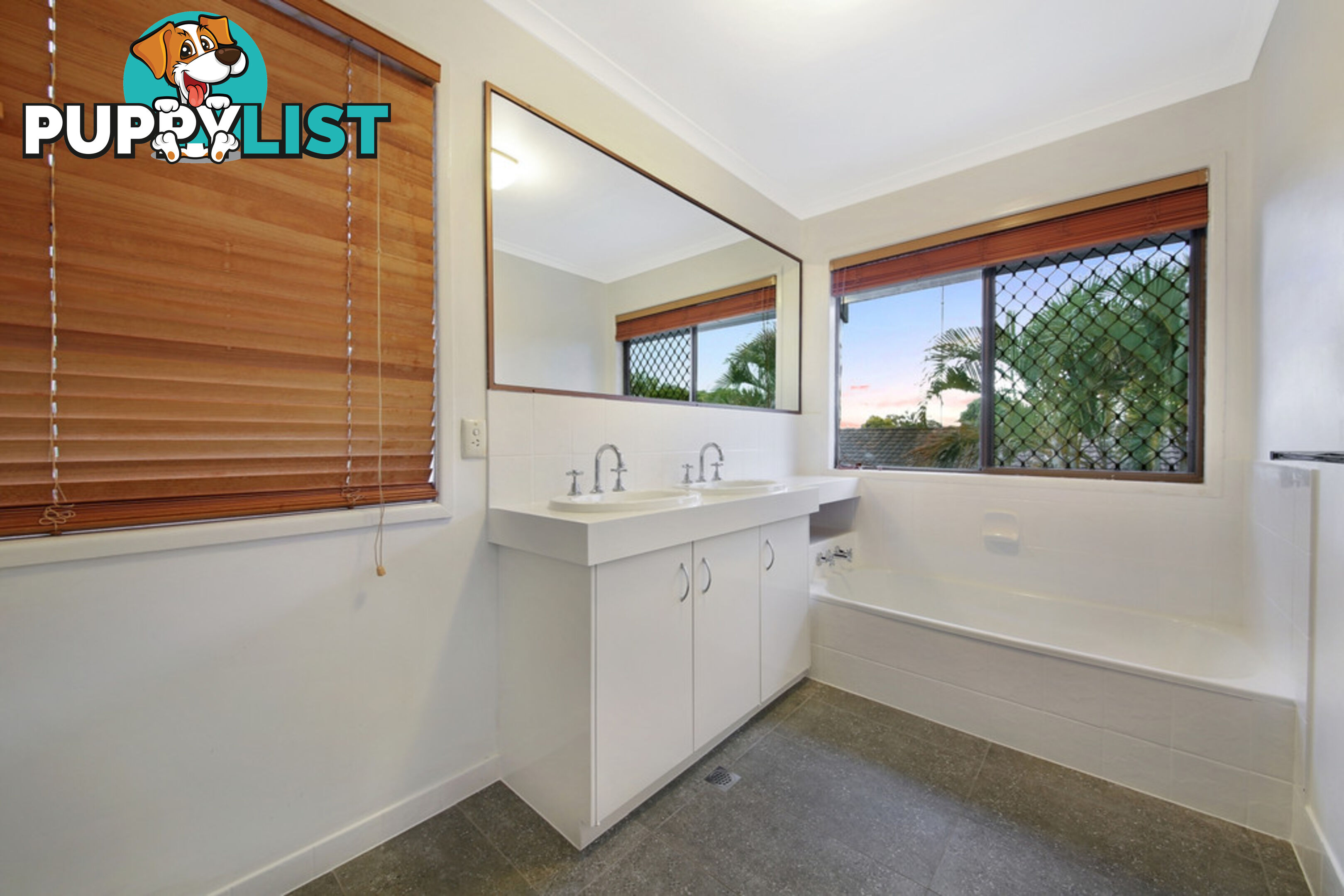 2 Langford Court MERMAID WATERS QLD 4218