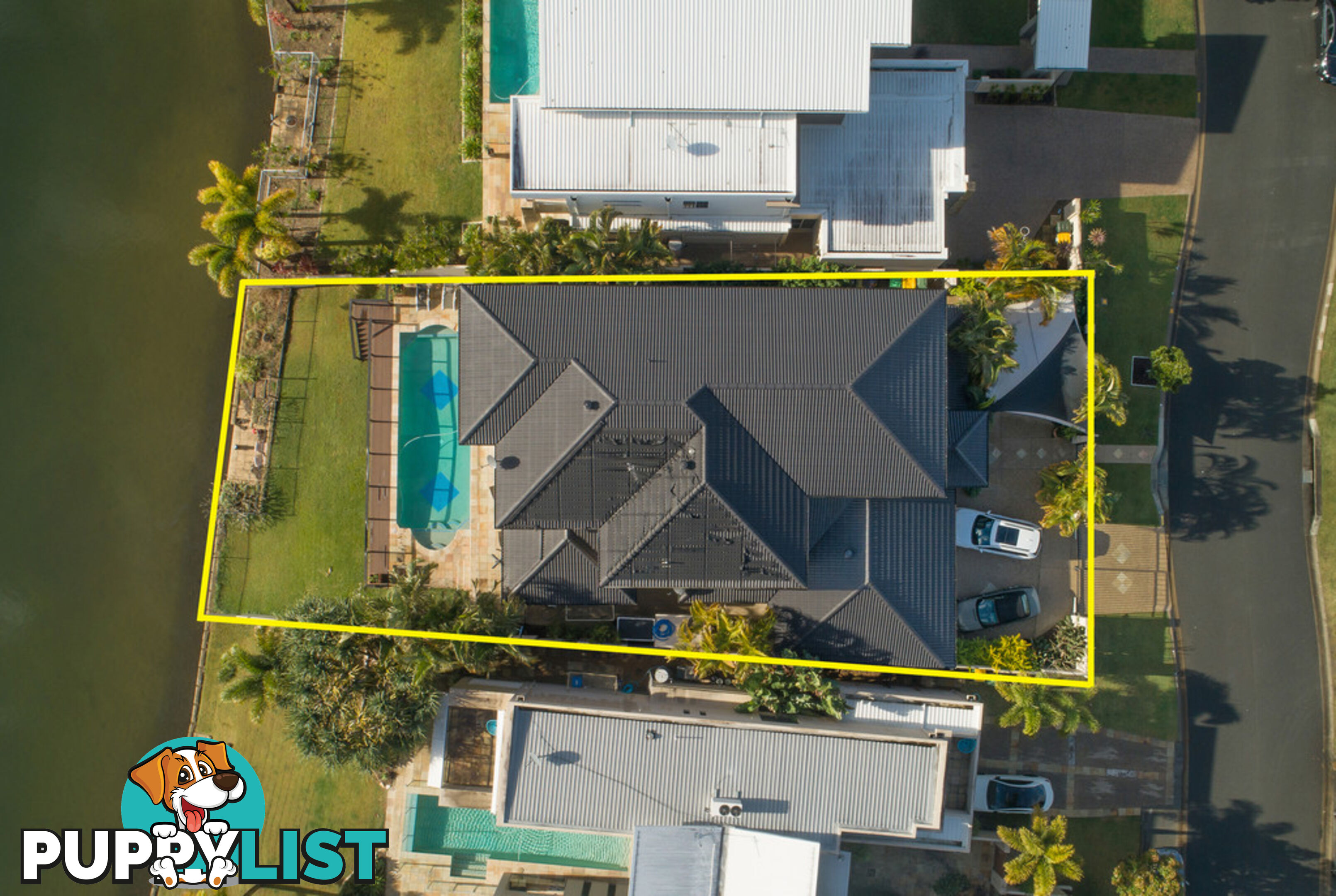 112 Sir Bruce Small Blvd BENOWA WATERS QLD 4217