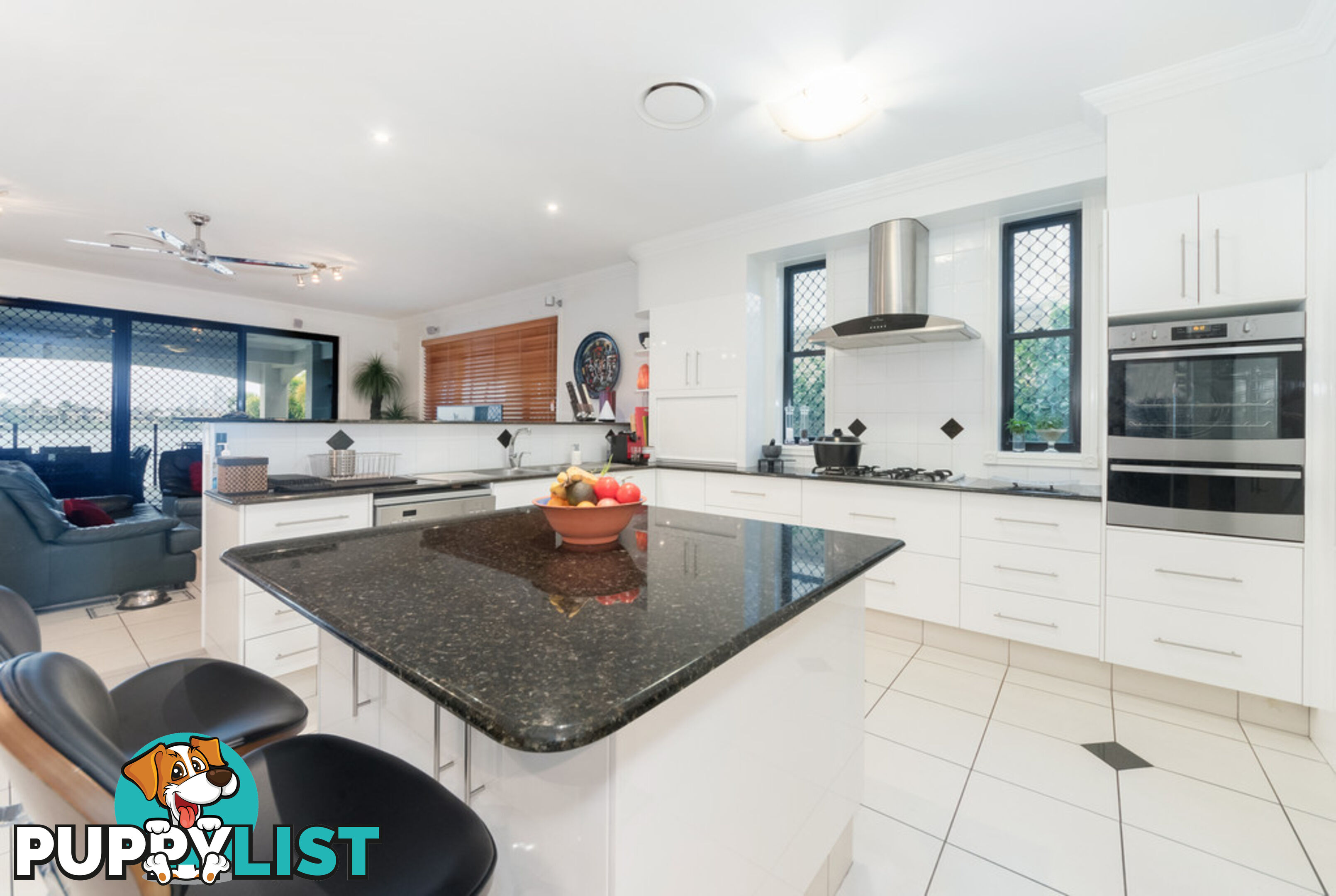 112 Sir Bruce Small Blvd BENOWA WATERS QLD 4217