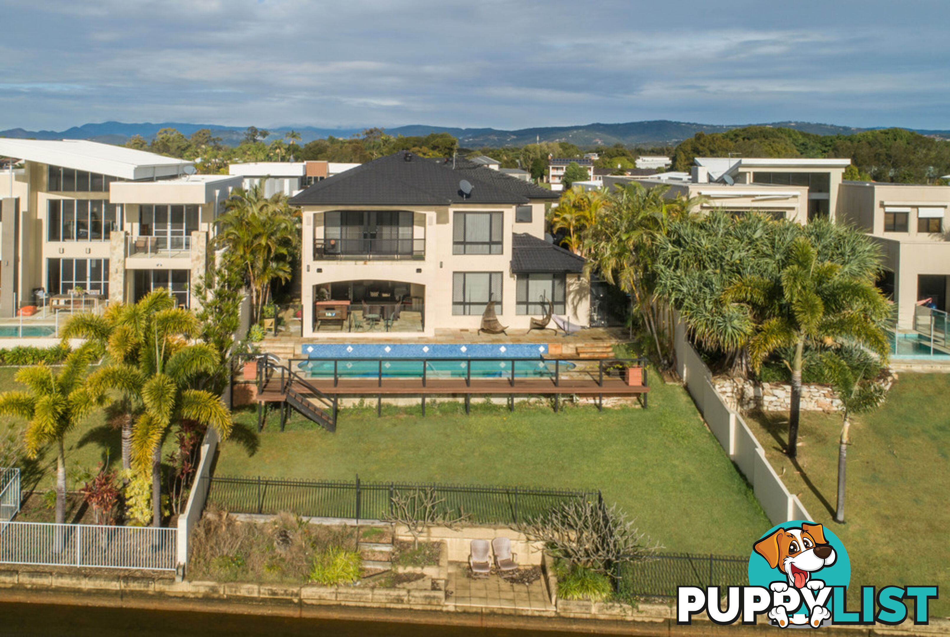 112 Sir Bruce Small Blvd BENOWA WATERS QLD 4217