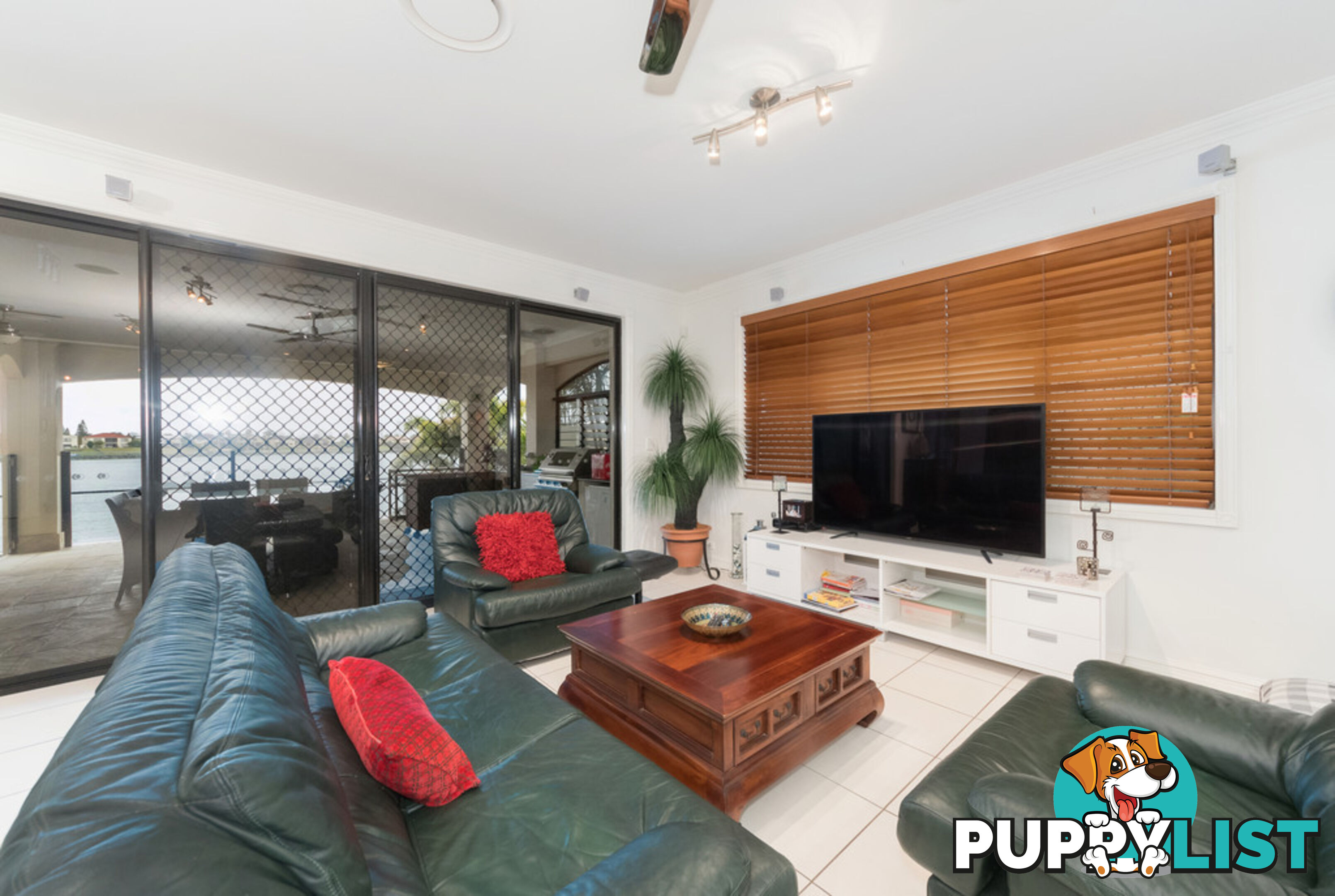 112 Sir Bruce Small Blvd BENOWA WATERS QLD 4217