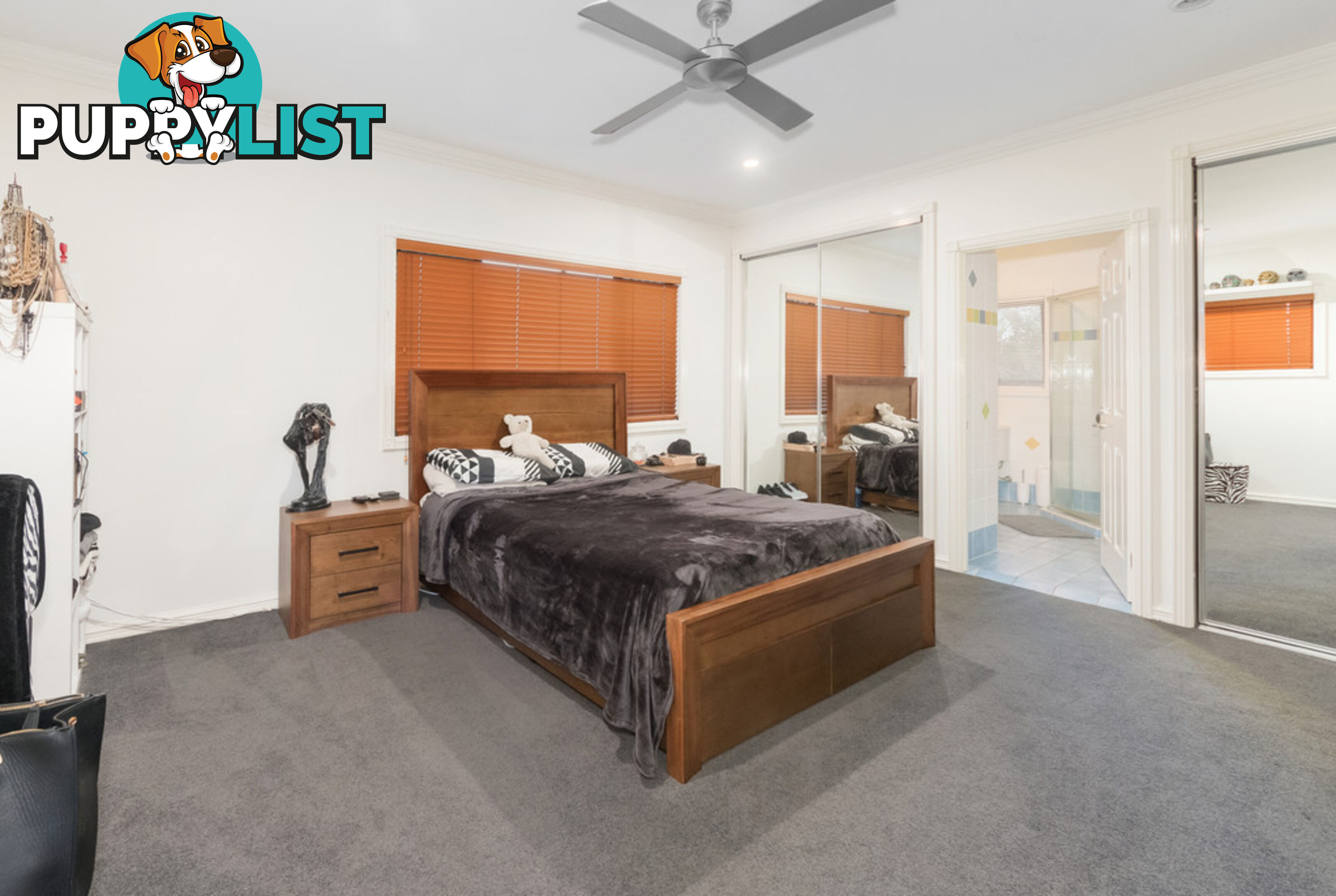 112 Sir Bruce Small Blvd BENOWA WATERS QLD 4217