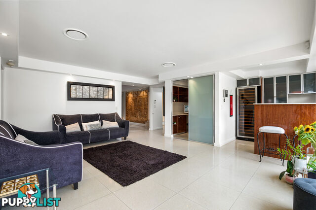 144 Rio Vista Boulevard BROADBEACH WATERS QLD 4218