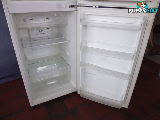 Fridge, Centrix, 2 Door, 210 ltr, 369046