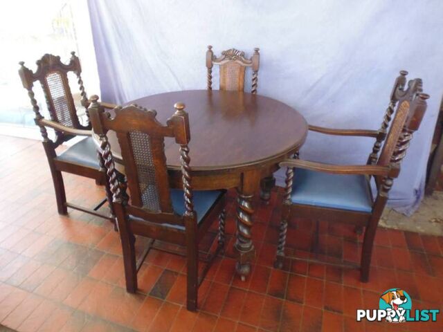 Jaco Table + 8 Chairs incl. 2 carvers, 2 leaves and crank, 368719