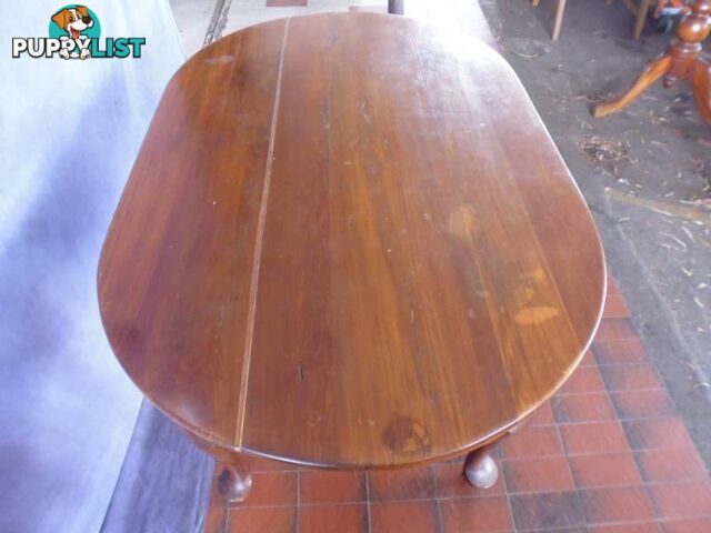 Table, Oval, Cabriole legs, 365740