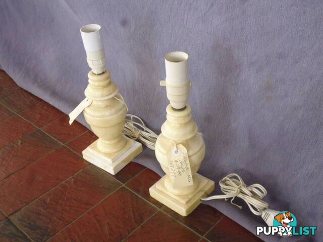 Two alabaster table lamps 369299