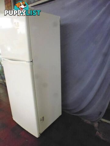 LG 2 Door Fridge & Freezer, 369788