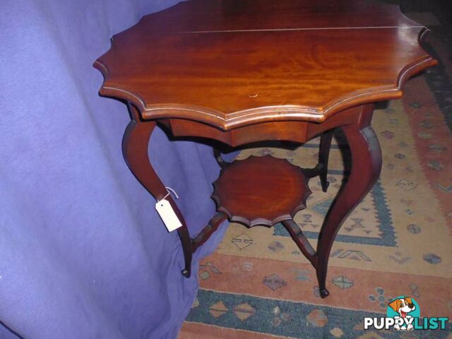 Lamp Table, Scalloped Edge, 363804