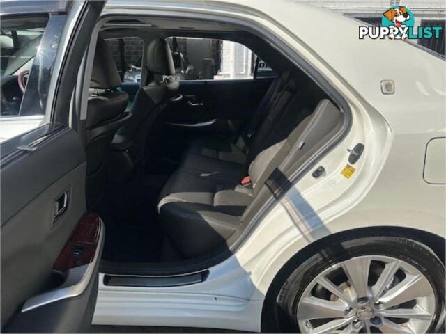 2010 TOYOTA CROWN HYBRIDGPACKAGE GWS204 4D SEDAN
