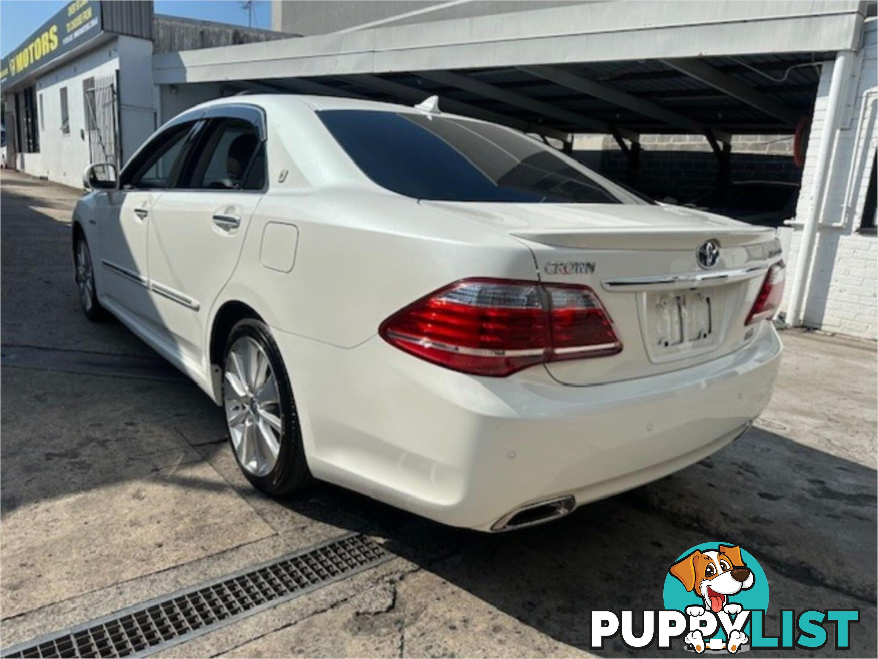 2010 TOYOTA CROWN HYBRIDGPACKAGE GWS204 4D SEDAN